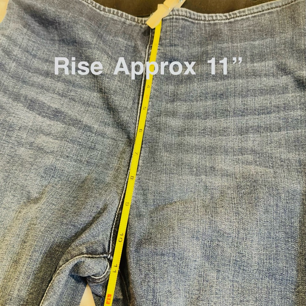 Knox Rose Flare Pull On Raw Hem Jeans Super Flattering! Size 6 - Picture 5 of 7